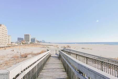 Bartram Dream House II - Bartram Beach Retreat Atlantic City Bagian luar foto