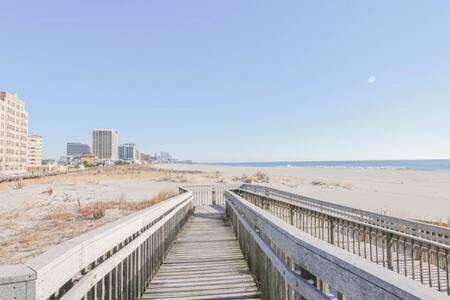 Bartram Dream House II - Bartram Beach Retreat Atlantic City Bagian luar foto